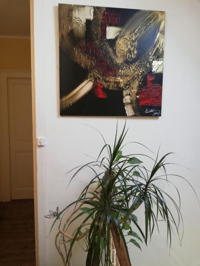 La Chambre D'Hote De Christelle Apartment แชร์บูร์ก อ็อง กงต็องแต็ง ภายนอก รูปภาพ