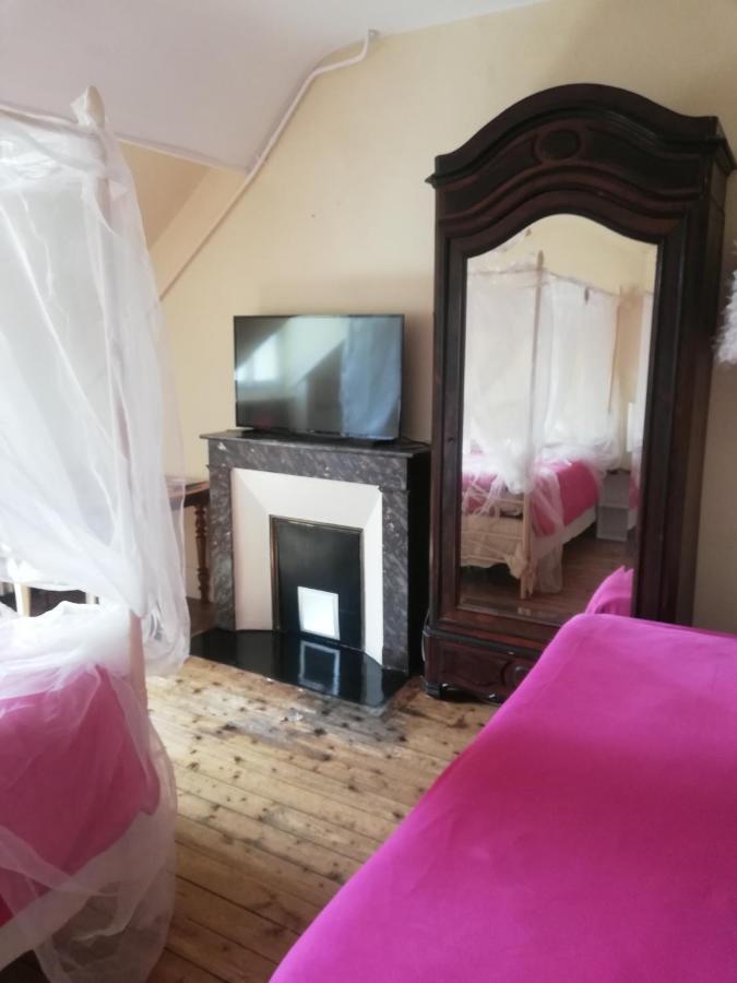 La Chambre D'Hote De Christelle Apartment แชร์บูร์ก อ็อง กงต็องแต็ง ภายนอก รูปภาพ