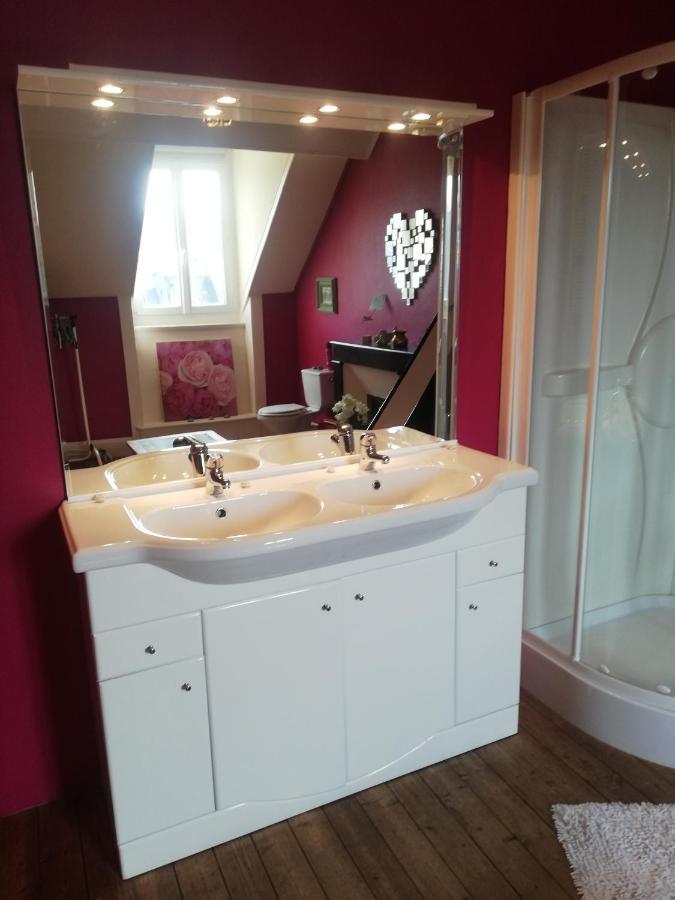La Chambre D'Hote De Christelle Apartment แชร์บูร์ก อ็อง กงต็องแต็ง ภายนอก รูปภาพ