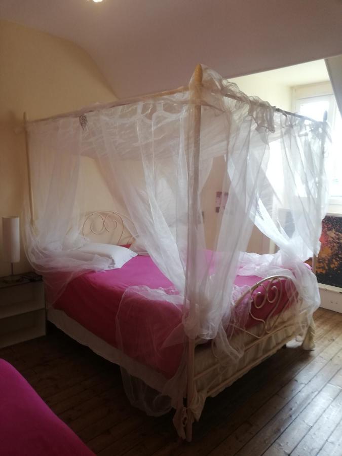 La Chambre D'Hote De Christelle Apartment แชร์บูร์ก อ็อง กงต็องแต็ง ภายนอก รูปภาพ