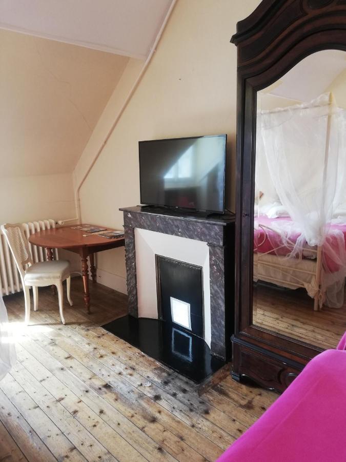 La Chambre D'Hote De Christelle Apartment แชร์บูร์ก อ็อง กงต็องแต็ง ภายนอก รูปภาพ